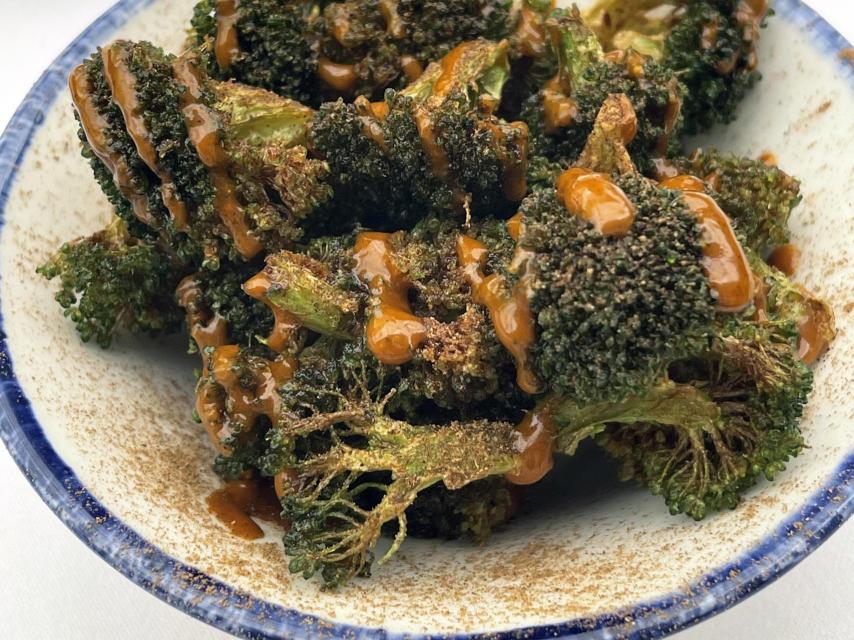 Brócoli con salsa kimchi y canela