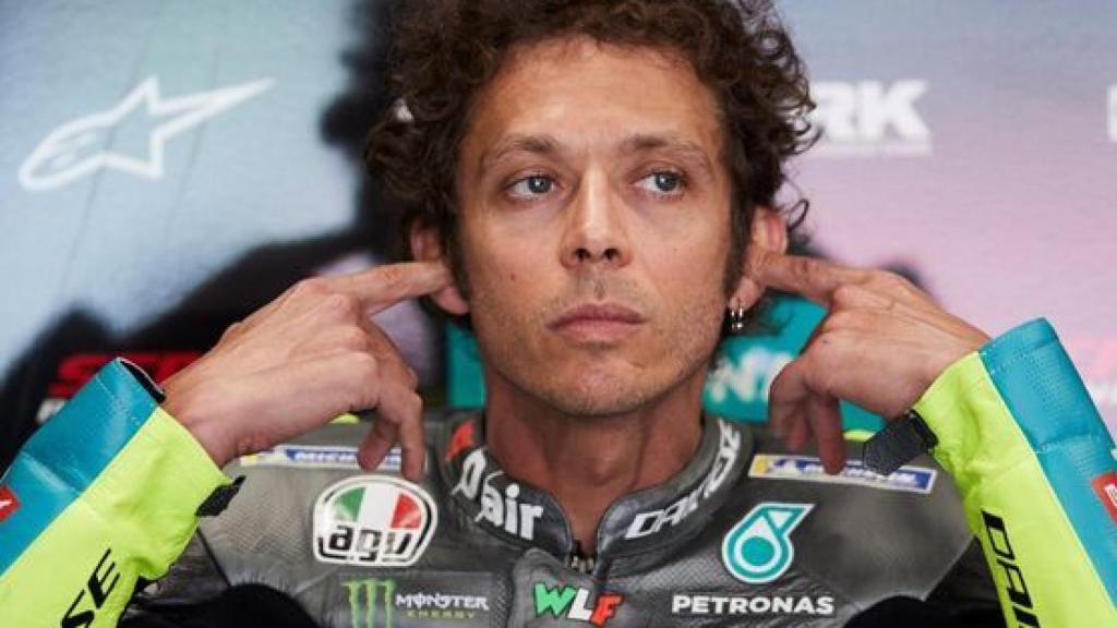 Valentino Rossi, en el box de Petronas