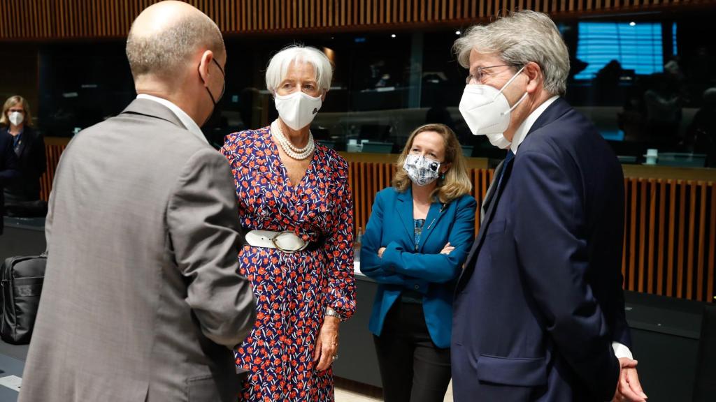 Olaf Scholz, Christine Lagarde, Nadia Calviño y Paolo Gentiloni, durante una reunión del Eurogrupo