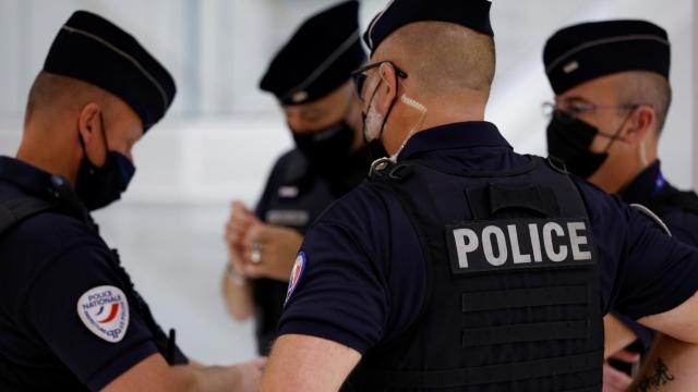 Agentes de la policía francesa.