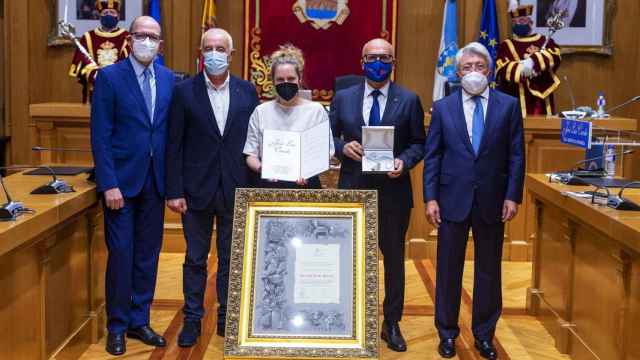 Entrega del título de Hijo Adoptivo de la Provincia a José Luis Cuerda en la Diputación de Ourense.