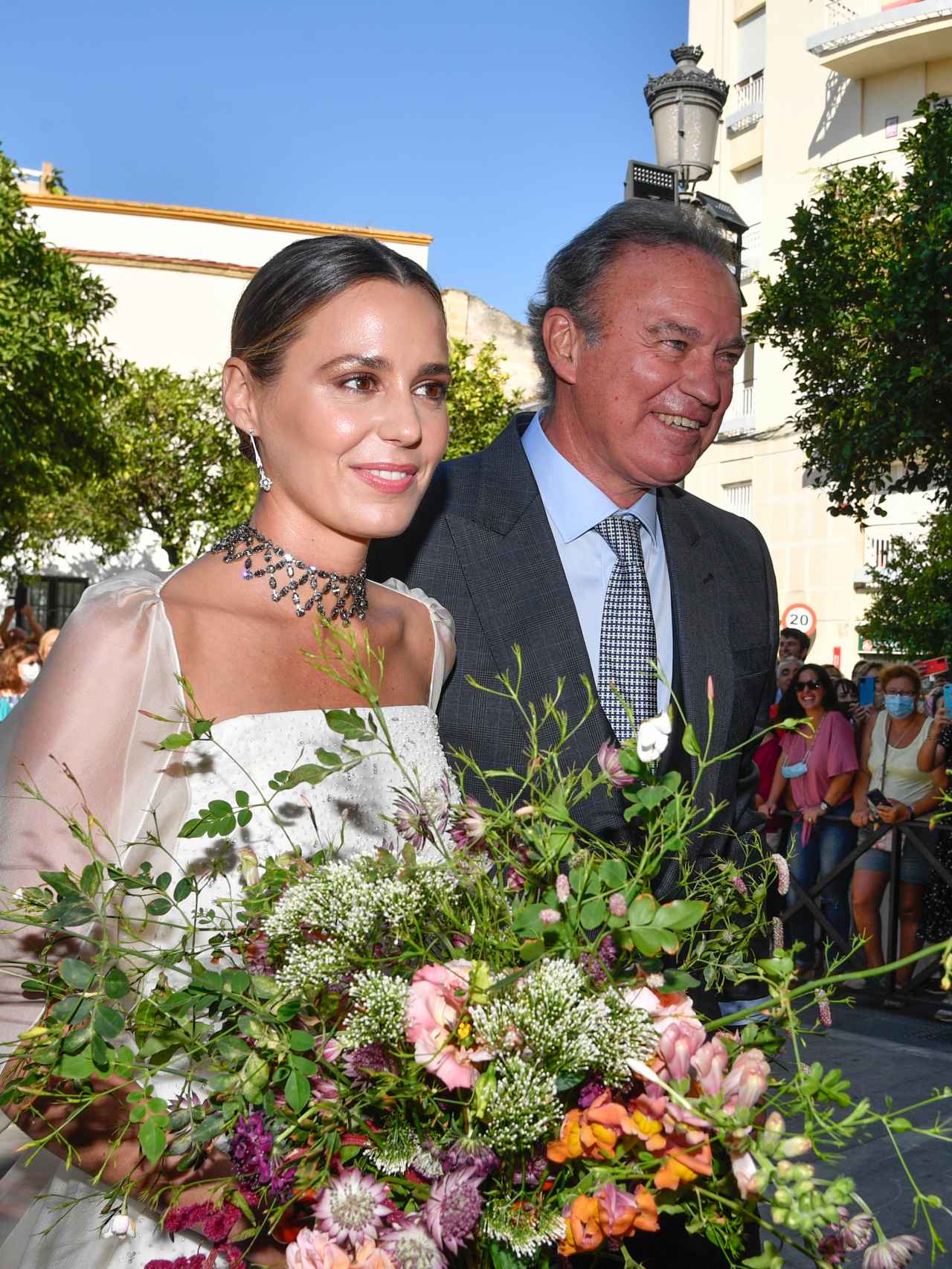 Claudia Osborne y su padre, Bertín, en su boda, en Jerez.