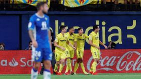 Los jugadores del Villarreal celebran un gol contra el Betis