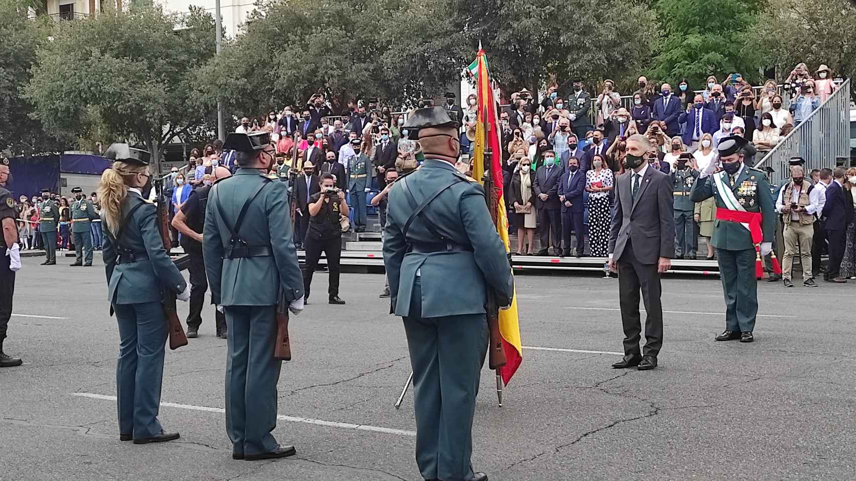 Pitadas a Marlaska en el homenaje a la Guardia Civil en Córdoba: Fuera, ministro