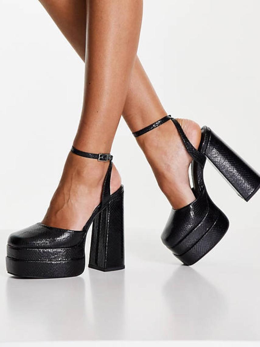 Zapatos negros de Asos - 50,99 euros.