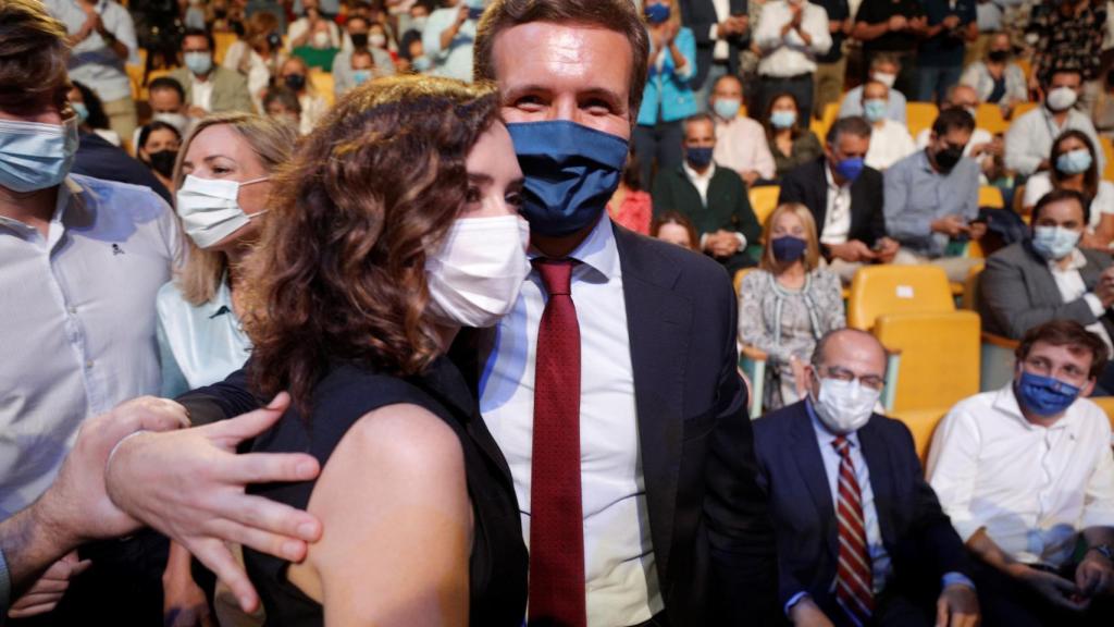 Isabel Díaz Ayuso y Pablo Casado en la convención del PP.