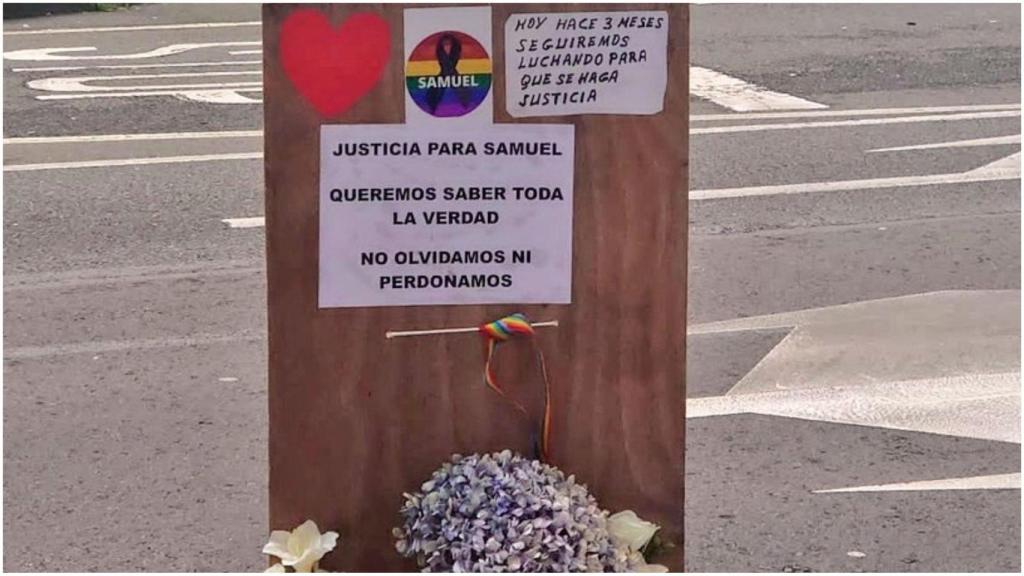 Altar en la Avenida Buenos Aires tres meses después del asesinato de Samuel.