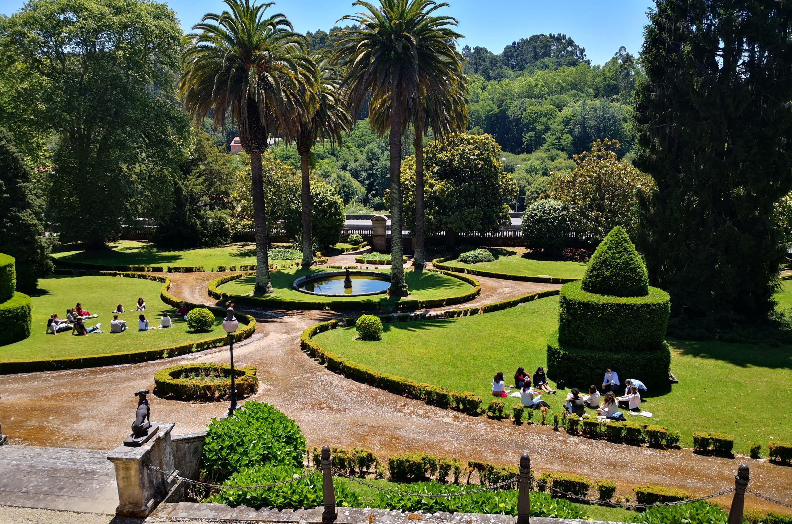 Jardines de IFFE Business School