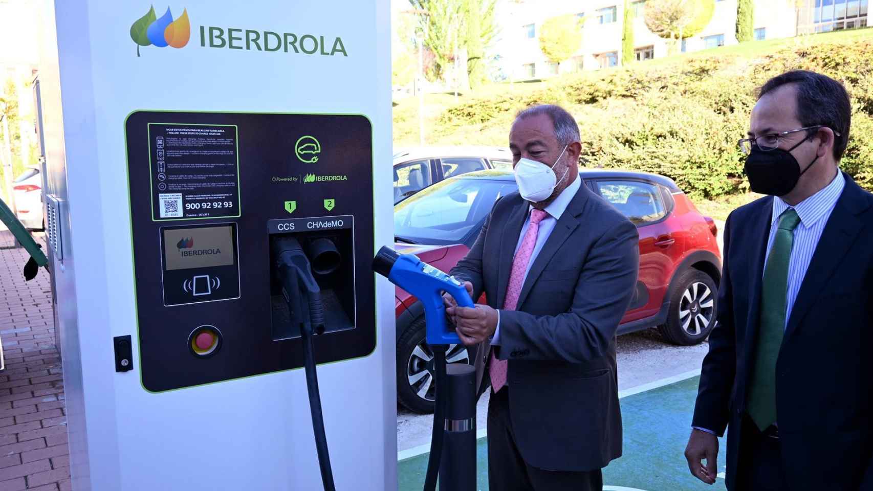 El nuevo punto de recarga de vehículos eléctricos instalado en el campus de Cuenca.