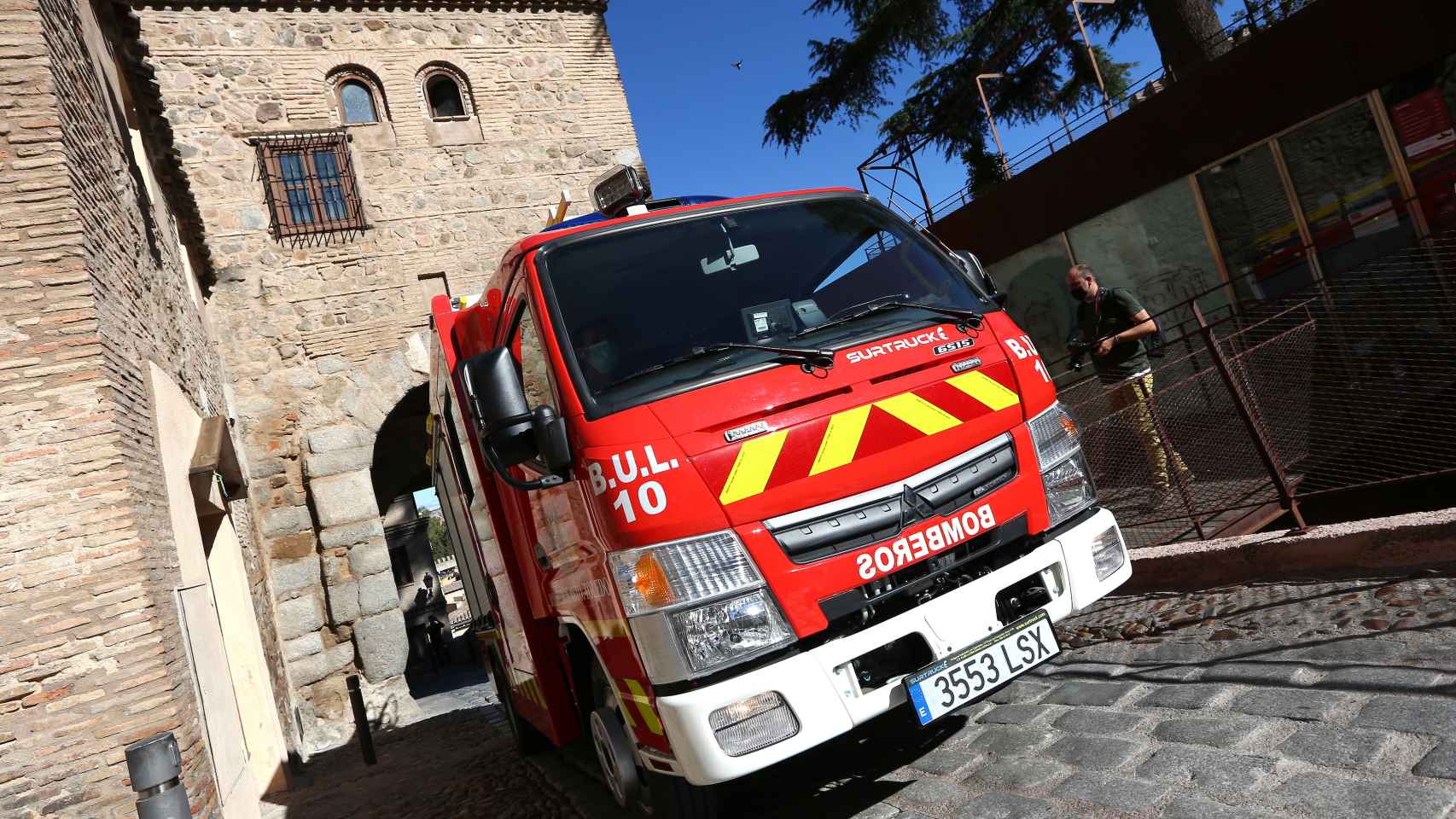 Los bomberos del Ayuntamiento de Toledo disponen de una nueva auto bomba de pequeñas dimensiones para dar servicio al Casco Histórico.