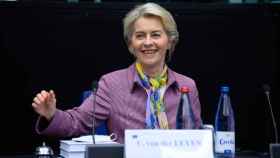 La presidenta Ursula von der Leyen, durante la reunión del colegio de comisarios de este martes en Estrasburgo