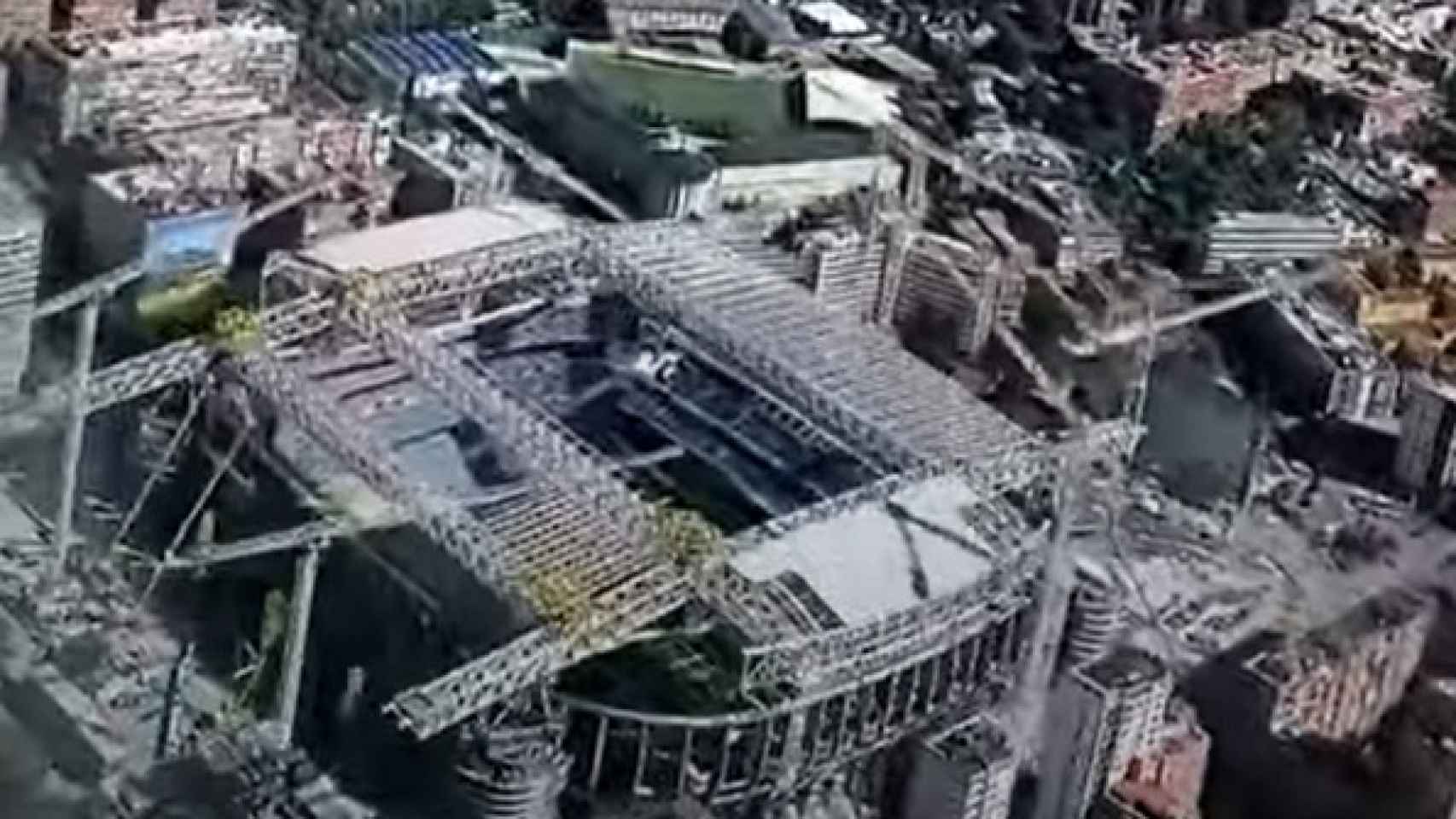 La vista del Estadio Santiago Bernabéu desde un caza del Ejército