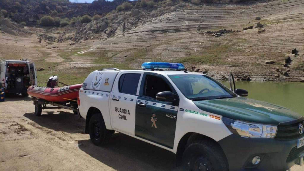 Lancha de la Guardia Civil en Ricobayo