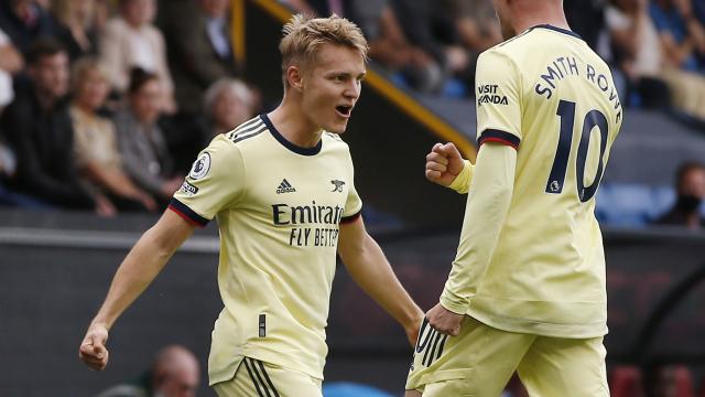 Odegaard celebra un gol con el Arsenal