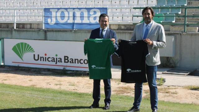 Joaquín Sánchez-Garrido, presidente del Toledo, e Ignacio G. Ascarza, director de la oficina principal de Unicaja Banco en Toledo