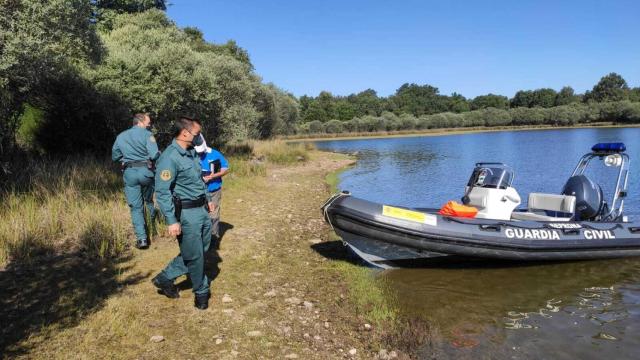 El Seprona realizando una vigilancia de pescadores en Zamora