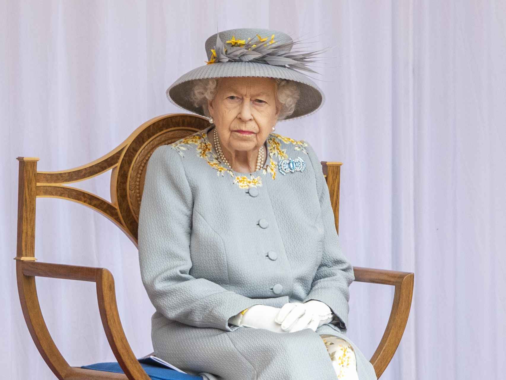 En el Trooping the Colour la Reina llevó el mismo vestido que lució en el 99 cumpleaños del duque de Edimburgo.