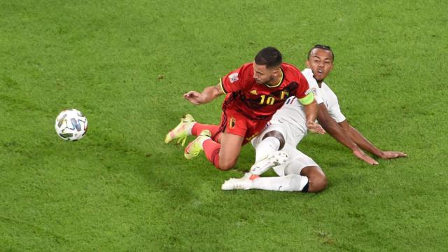 Eden Hazard y Jules Koundé, en el Bélgica - Francia