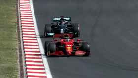Leclerc rueda por delante de Hamilton en Turquía