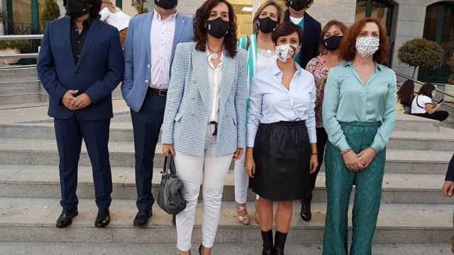 La ministra Rodríguez asiste en Calzada de Calatrava al estreno de Madres Paralelas de Almodóvar