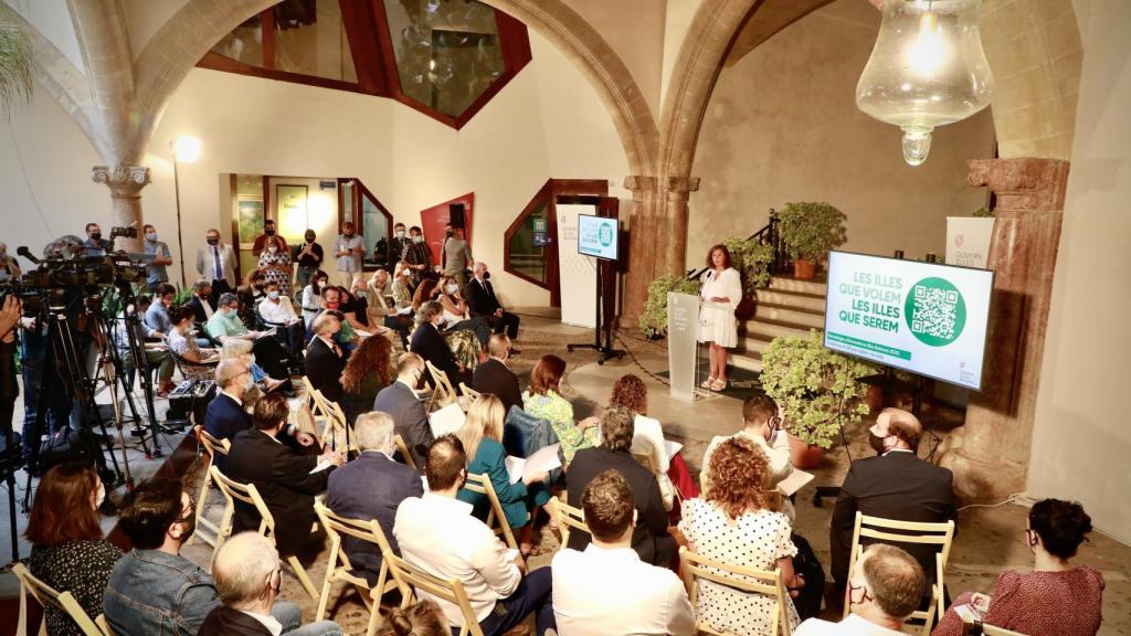 La presidenta balear, Francina Armengol, presenta la nueva estrategia innovadora para 2030.