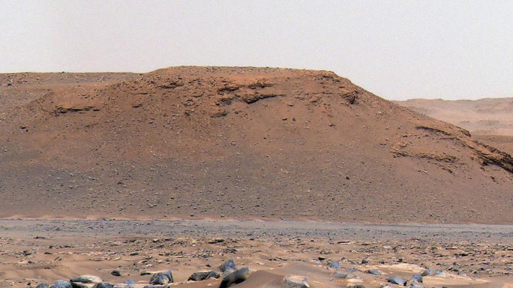 El acantilado  Scarp a  fotografiado por el instrumento Mastcam-Z