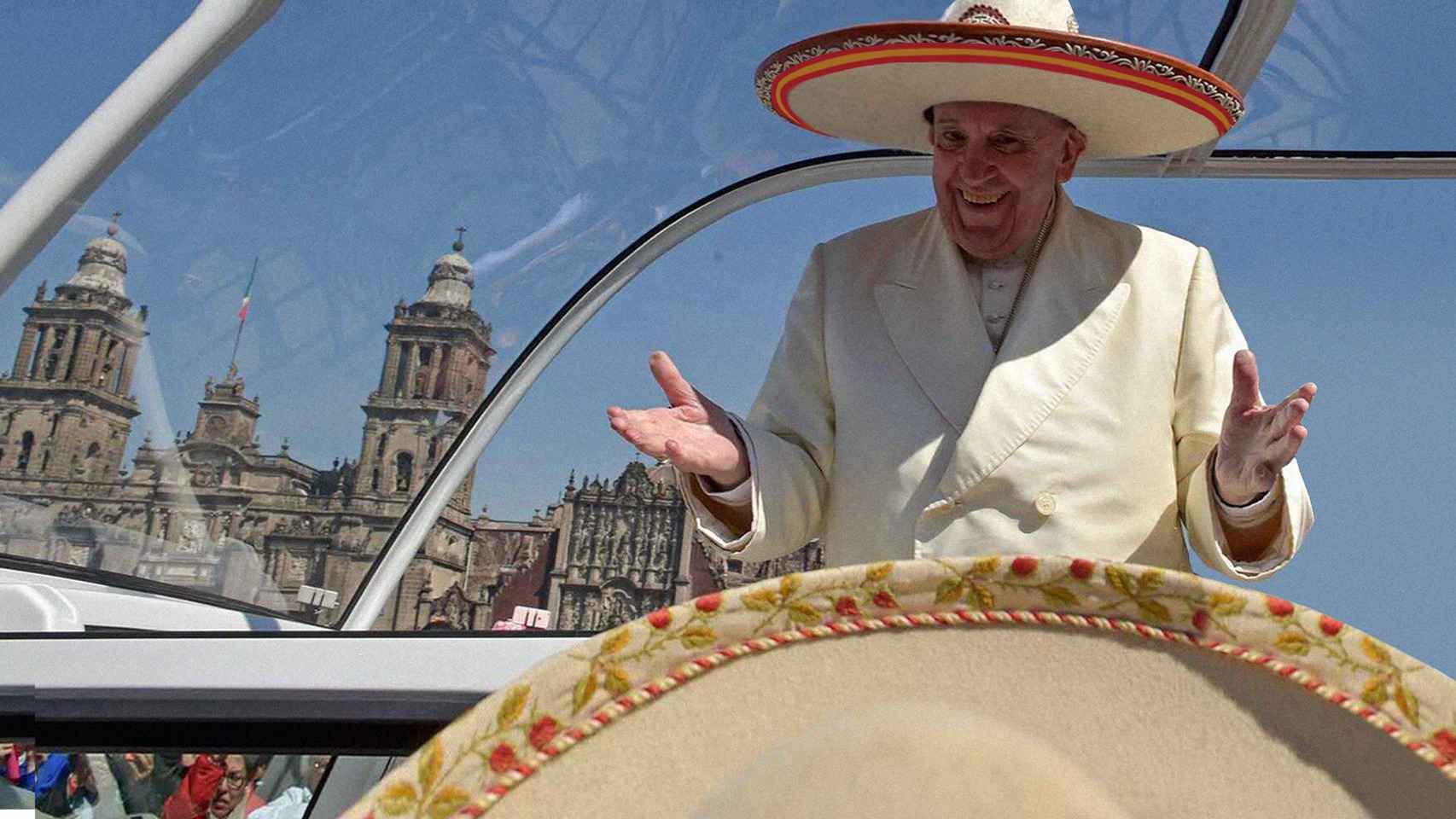 Fotomontaje con la bandera española en una imagen de la visita del papa Francisco a México en febrero de 2016. Ed. Gráfica: Lina Smith