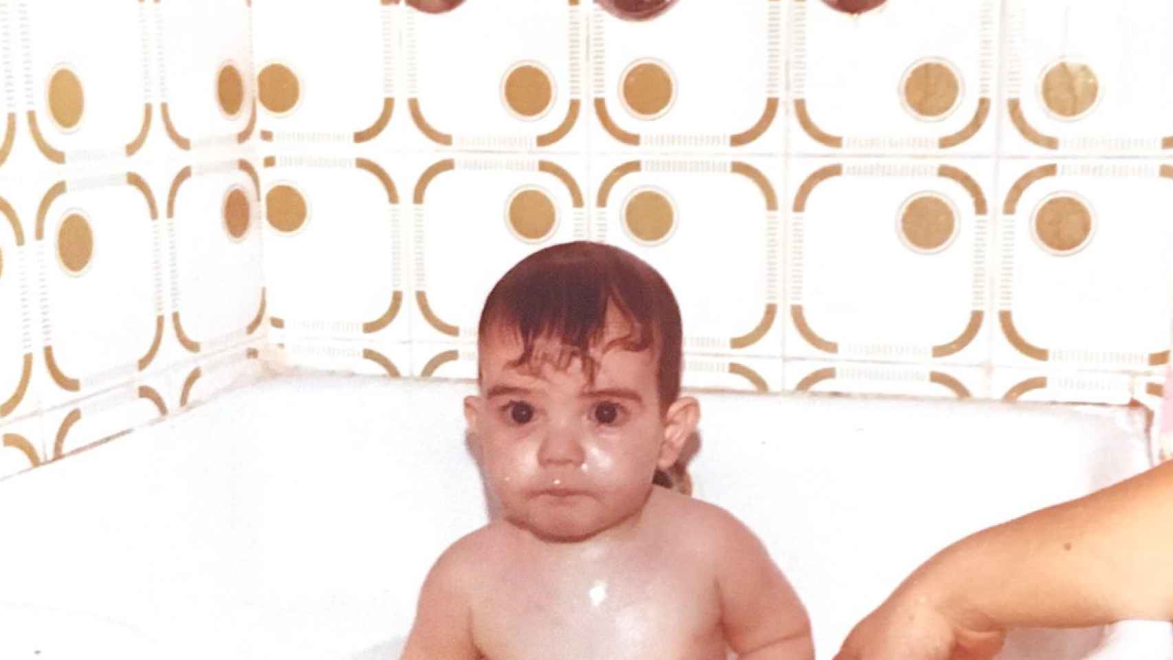Jandro de bebé en bañera de casa de sus padres.