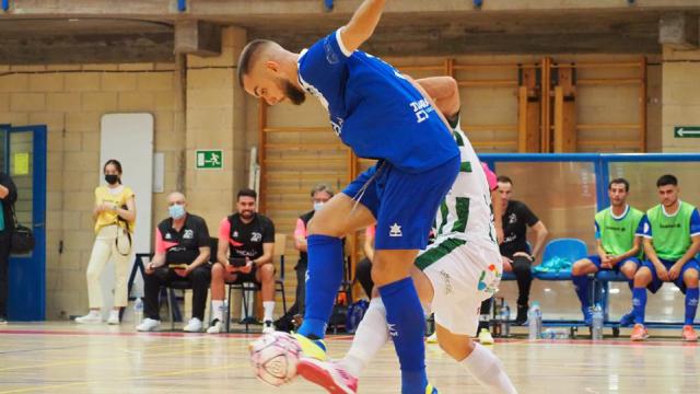 Víctor Arévalo, jugador del Manzanares FS Quesos El Hidalgo en el partido frente al Xota FS. Foto: LNFS