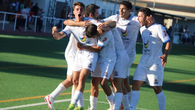 Jugadores del Illescas celebrando la victoria. Foto: @CD_Illescas