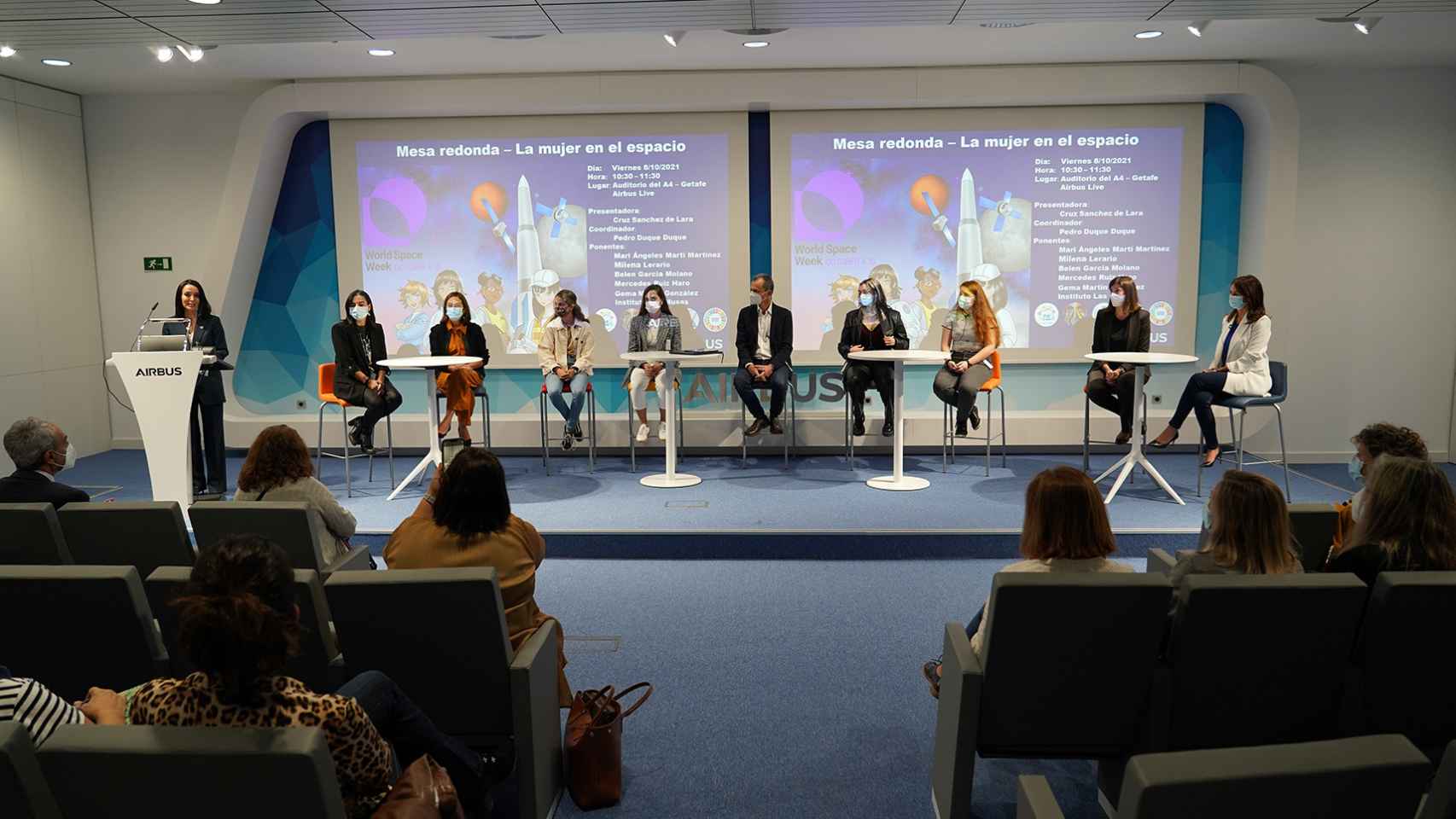 Todas las participantes de la mesa redonda 'La mujer en el espacio' organizada por Airbus.