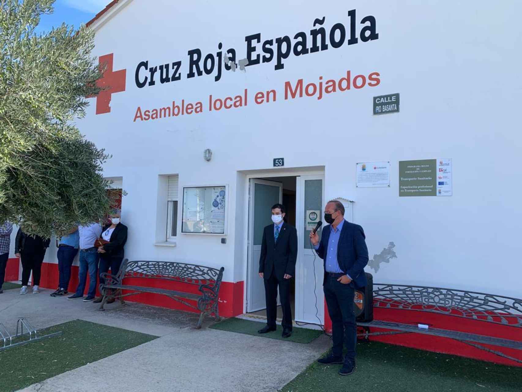 Adolfo López, alcalde de Mojados, junto a Jesús Enrique Barredo de Cruz Roja