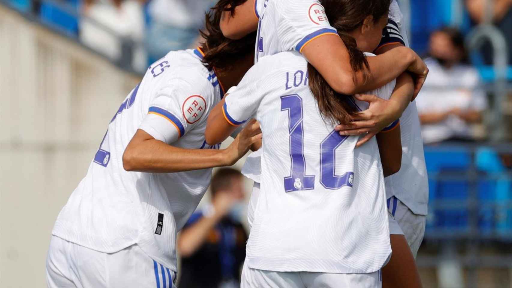 Las jugadoras del Real Madrid Femenino celebrando un gol