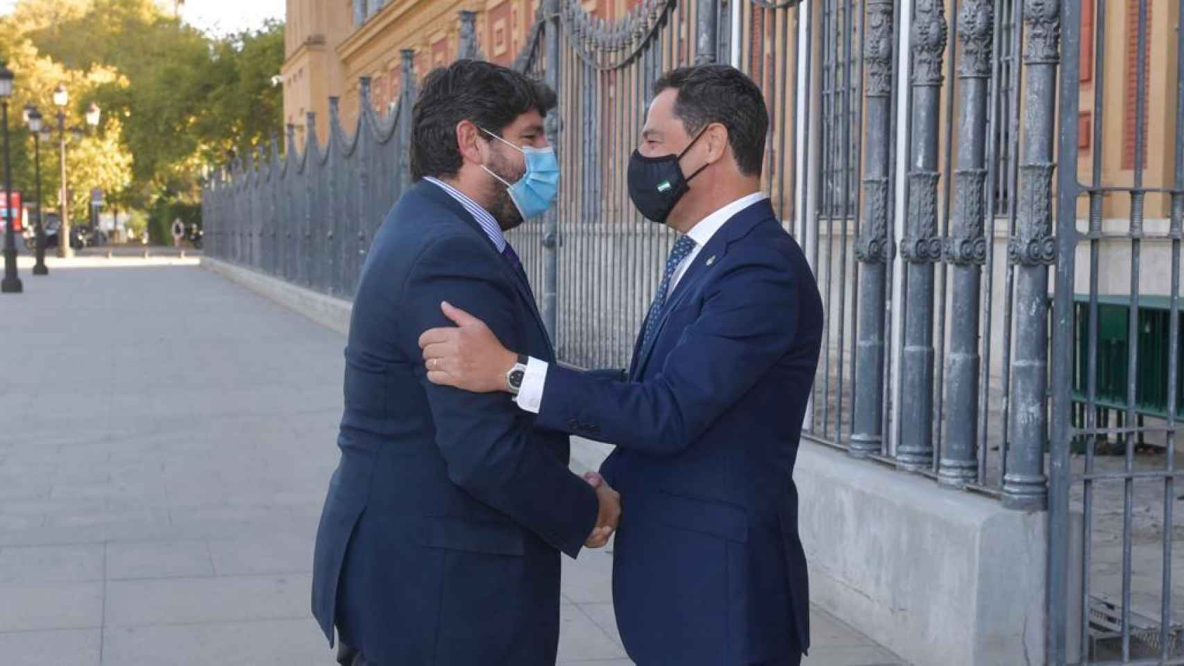 El presiente de Murcia y el presidente de Andalucía en el Palacio de San Telmo.