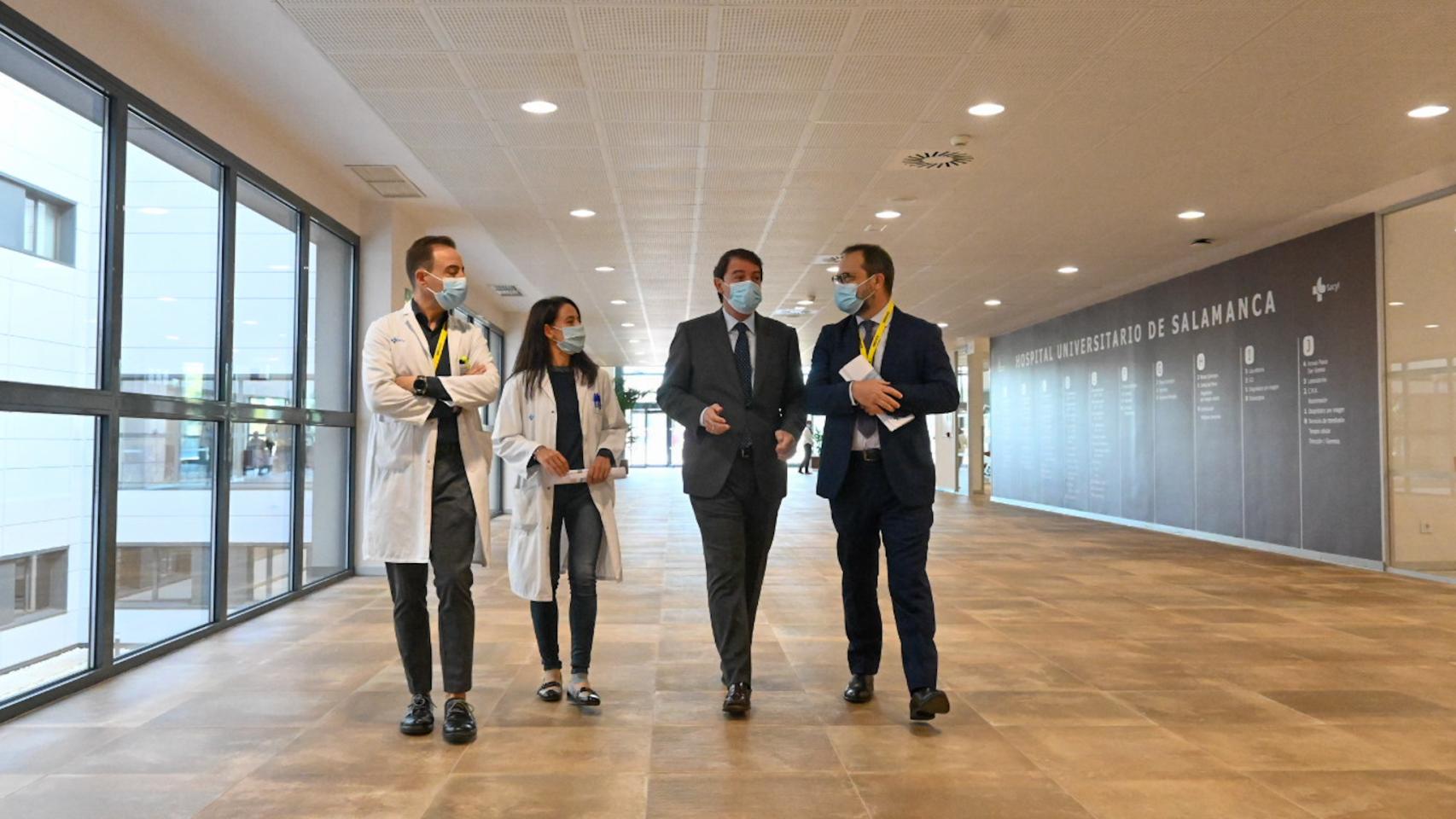Imágenes de la visita de Fernández Mañueco al nuevo Hospital de Salamanca