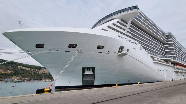 MSC Seashore en el puerto de Barcelona. FOTO: Julio Miravalls.