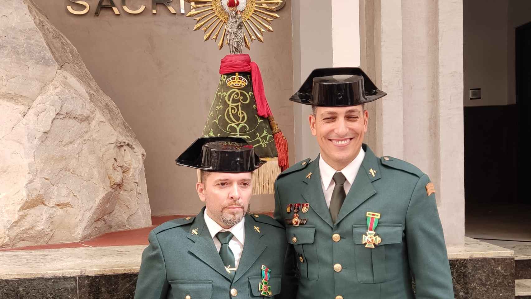 Julián García y José Antonio Pérez, los dos guardias civiles distinguidos por su valor.