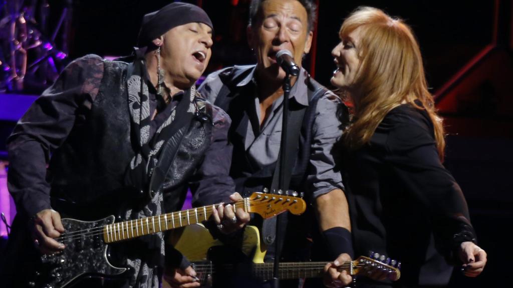 Stevie Van Zandt con la E Street Band de Bruce Springsteen en 2016.