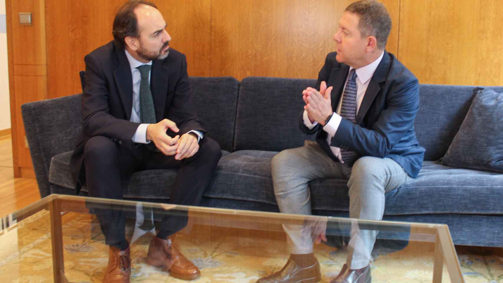 Reunión de García-Page con el embajador de la Representación Permanente de España ante la UE, en Bruselas. Foto: JCCM