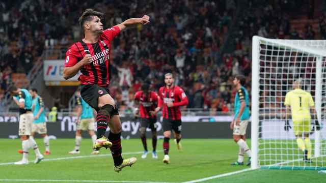 Brahim Díaz celebra un gol con el AC Milan