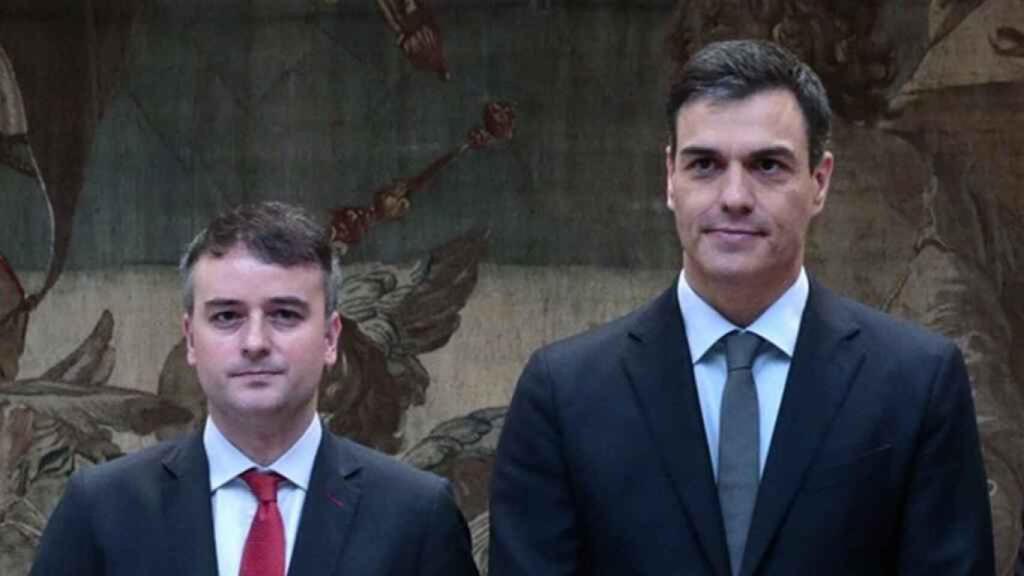 Pedro Sánchez junto a Iván Redondo.