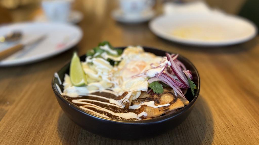 Chilaquiles para desayunar en Tres por Cuatro