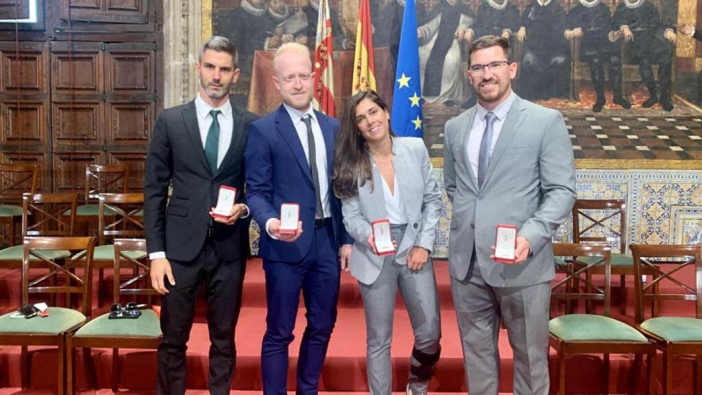 Iván Cano, estudiante en la UA, recibe la distinción de la Generalitat por el 9 de octubre.