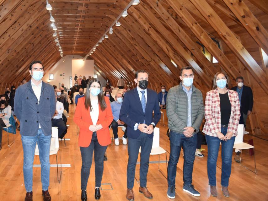 Miembros de la Diputación de Valladolid momentos previos a la presentación del servicio jurídico