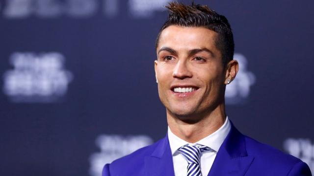 Cristiano Ronaldo, de traje en una gala