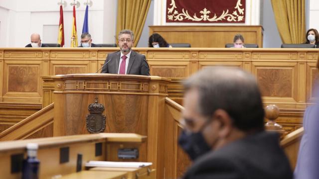 Juan Antonio Moreno (PP) durante su intervención en la tribuna.