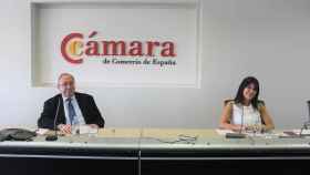 El presidente de la Cámara de Comercio de España, José Luis Bonet, y la presidenta de Sigma Dos, Rosa Díaz.