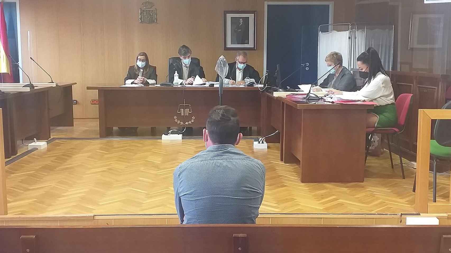 Juicio al hombre condenado por abusos sexuales a su sobrina