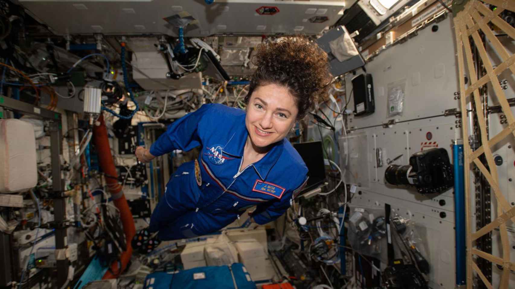 Jessica Meir, astronauta de la NASA e ingeniera de vuelo de la Expedición 62.