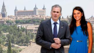 Fotomontaje con Javier Ortega Smith y su prometida, Paulina Sánchez, con el Alcázar de Toledo de fondo.